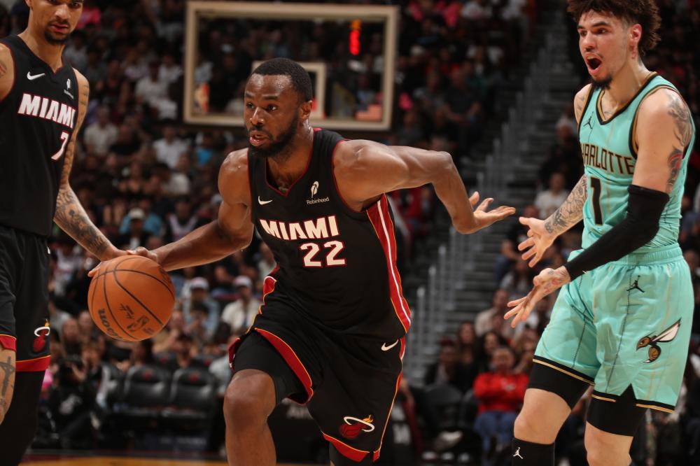 子足球队又 子足球队又