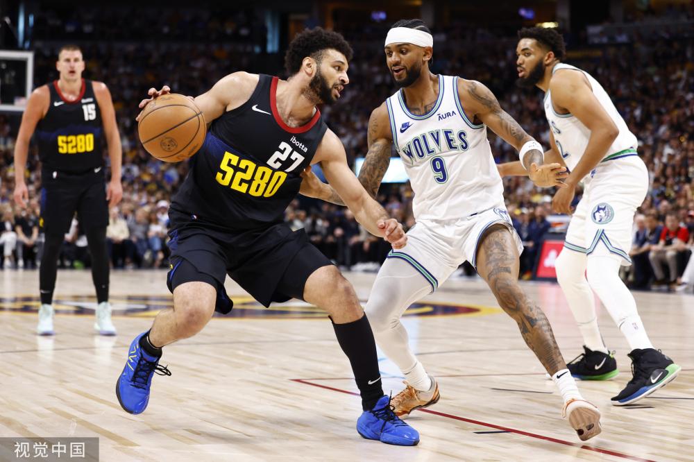 场观众和参 场观众和参